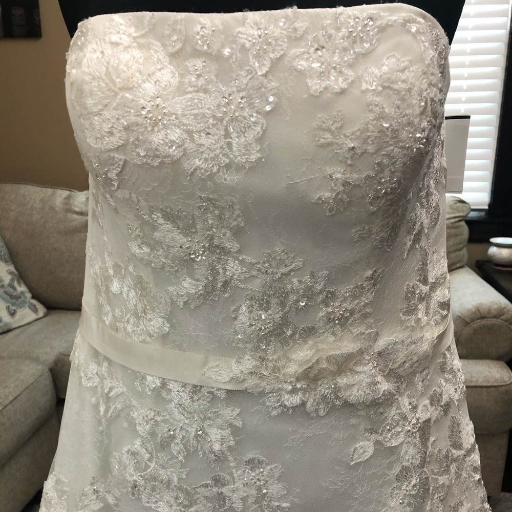 Oleg Cassini Bridal Gown new with tags, Size 14 Unaltered